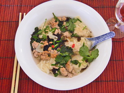 POTAGE DE RAVIOLIS CHINOIS AU PORC HACHE