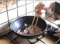 POTAGE DE RAVIOLIS CHINOIS AU PORC HACHE