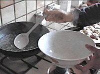 POTAGE DE RAVIOLIS CHINOIS AU PORC HACHE