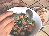 POTAGE DE RAVIOLIS CHINOIS AU PORC HACHE